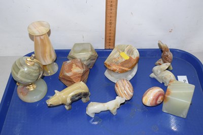 Lot 110 - Collection various polished Onyx ornaments