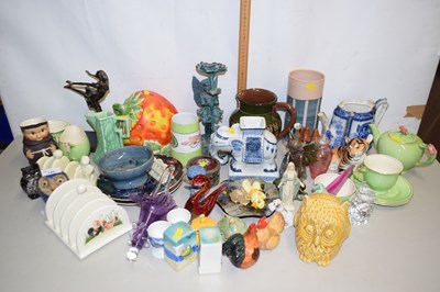Lot 148 - Various assorted vases, ornaments, toast racks...