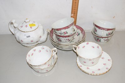 Lot 559 - Various floral teawares