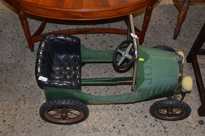 Lot 268 - Vintage style pedal car