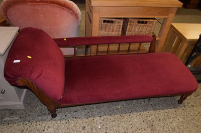 Lot 284 - Victorian chaise longue