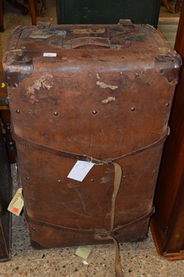 Lot 316 - Vintage leather suit case