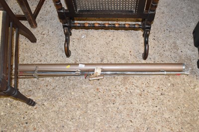 Lot 327 - Projector screen