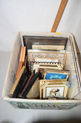 Lot 639 - Box various modern picture frames