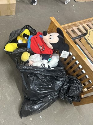 Lot 742 - Qty soft toys