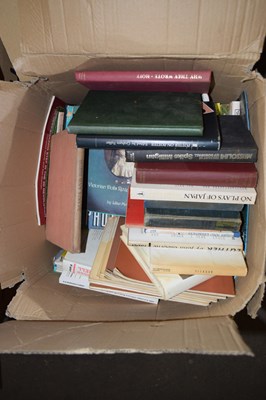 Lot 803 - Box mixed books