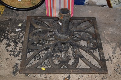 Lot 866 - Parasol base