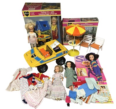 Lot 365 - A collection of vintage Sindy accessories,...