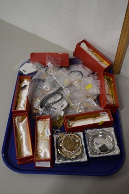 Lot 117 - Qty of as new costume jewellery