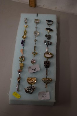 Lot 122 - Qty of assorted costume jewellery rings
