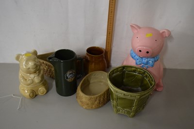 Lot 150 - Mixed lot, biscuite barrel formed as a pig,...