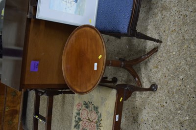 Lot 348 - Mahogany Georgian style wine table
