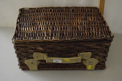 Lot 507 - A picnic hamper and contents