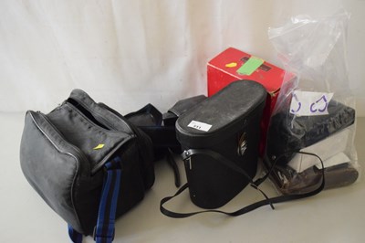 Lot 511 - Qty of assorted photographic equipment,...