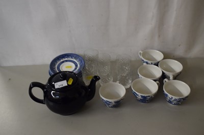 Lot 519 - Blue and white tea wares, glasses, tea pot