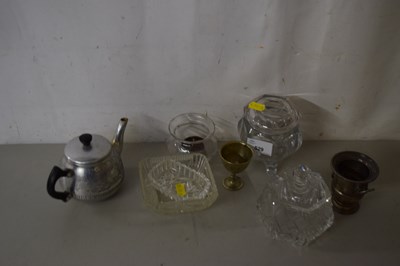 Lot 529 - Mixed lot of glass and metal wares