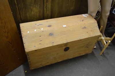 Lot 748 - Pine blanket box