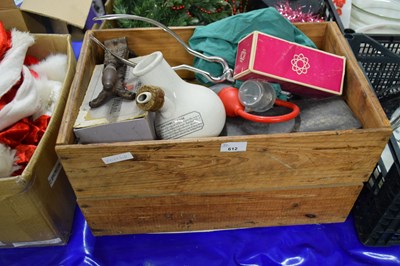 Lot 612 - Assorted household clearance to include...