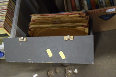 Lot 647 - Cased 78's