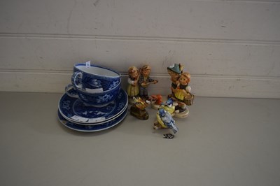 Lot 1 - MIXED LOT : THREE GOEBEL FIGURES AND VARIOUS...