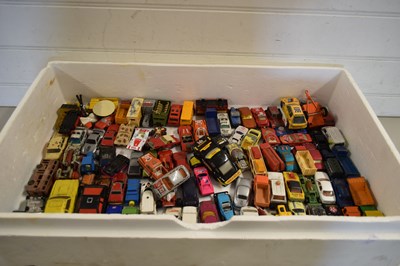 Lot 156 - LARGE BOX OF MIXED TOY VEHICLES TO INCLUDE...