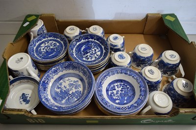 Lot 169 - QUANTITY OF WILLOW PATTERN TEA AND TABLE WARES