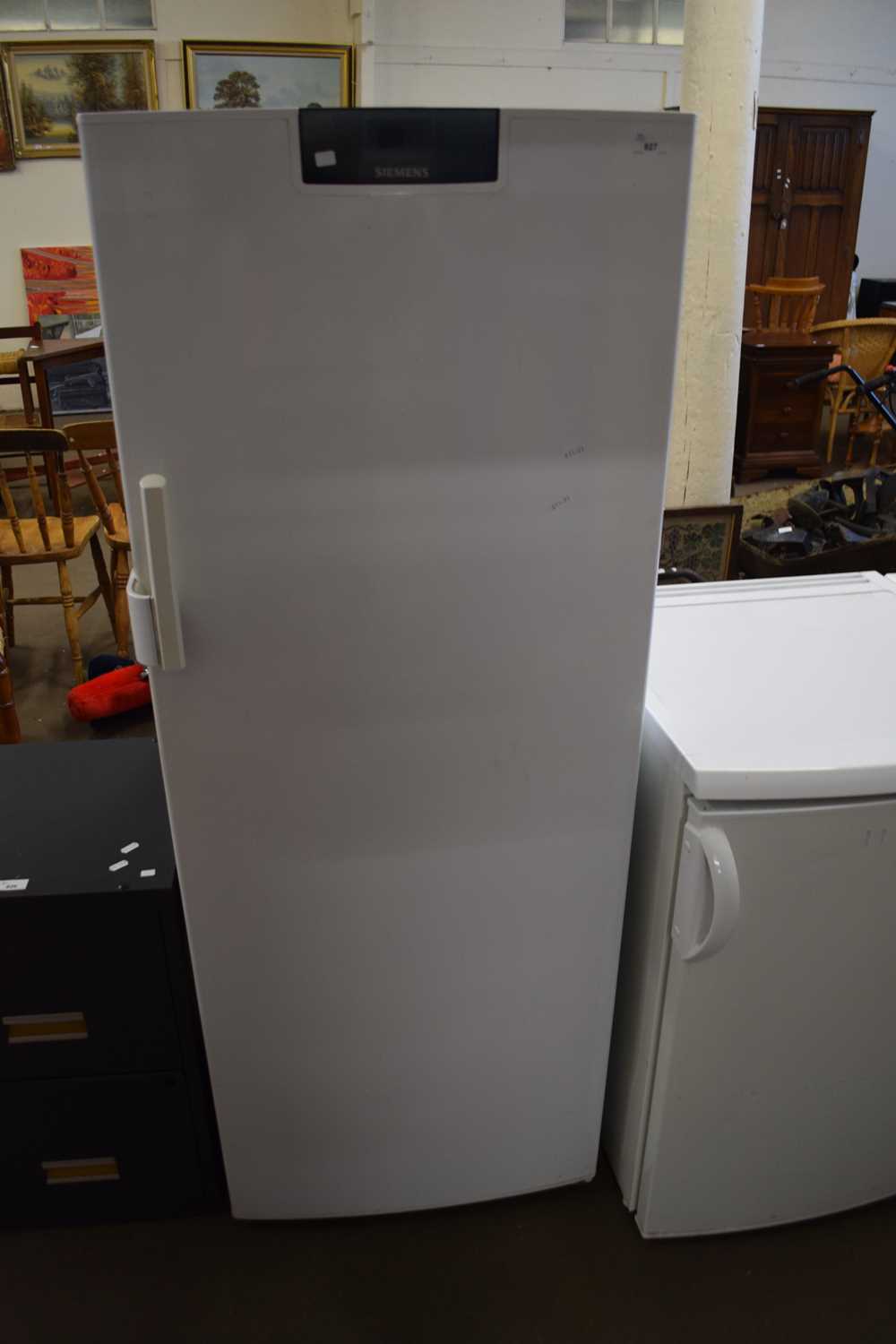 Lot 827 - SIEMENS UPRIGHT FREEZER