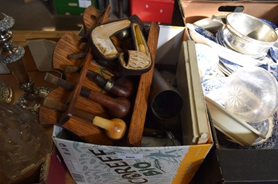 Lot 605 - BOX OF MIXED ITEMS TO INCLUDE A PIPE STAND...