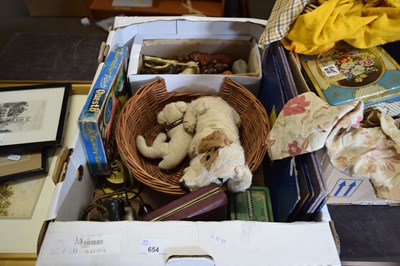 Lot 654 - VARIOUS TOY ANIMALS TO INCLUDE VINTAGE SOFT...