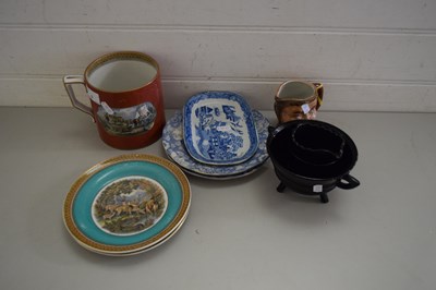 Lot 9 - MIXED LOT OF CERAMICS TO INCLUDE A LARGE PRATT...