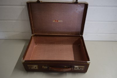 Lot 161 - SMALL BROWN TRAVEL CASE