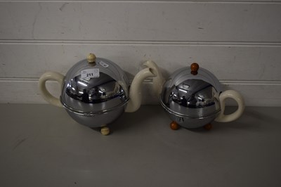 Lot 211 - TWO VINTAGE HEATMASTER INSULATED TEA POTS