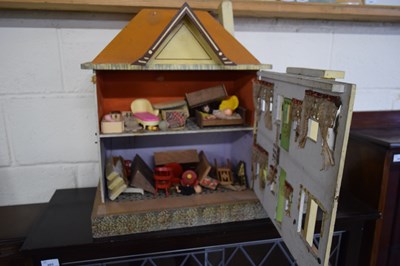 Lot 466 - EARLY 20TH CENTURY PAINTED DOLLS HOUSE AND...