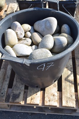 Lot 97 - Bucket of white decorative stones