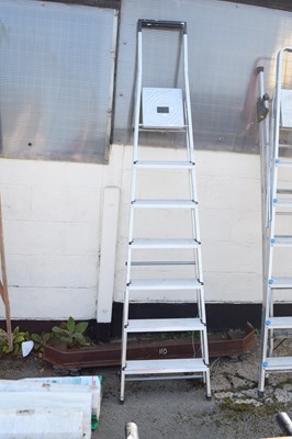 Lot 111 - Six-rung decorators step ladder