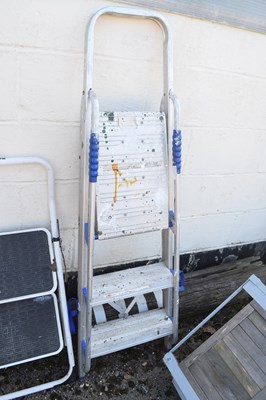 Lot 123 - Two rung decorators platform/step ladder