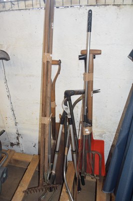 Lot 266 - Large quantity of garden clearance tools to...
