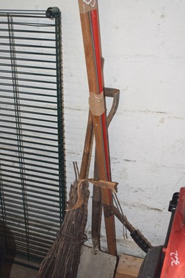 Lot 293 - Quantity of garden tools to include long reach...