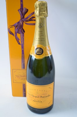 Lot 69 - Veuve Clizquot Champagne (boxed), 1 bottle