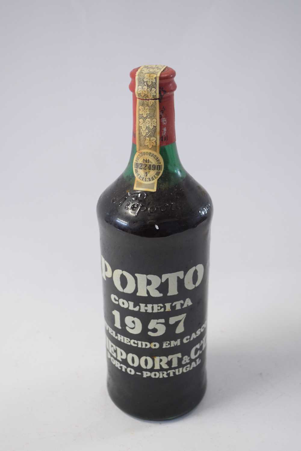 Lot 94 - One bottle Porto Colheita 1957 Neipoort & Calda