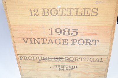 Lot 8 - Twelve bottles Dow's vintage Port 1985 in...