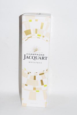 Lot 34 - 1 bt NV Jacquart Champagne (boxed)