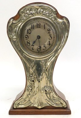 Lot 264 - Early 20th century mantel clock, the hardwood...