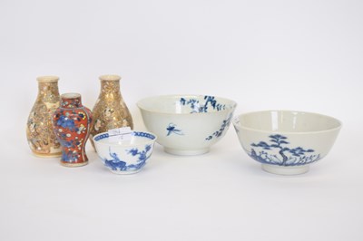 Lot 12 - Group of Chinese/Japanese ceramics including...