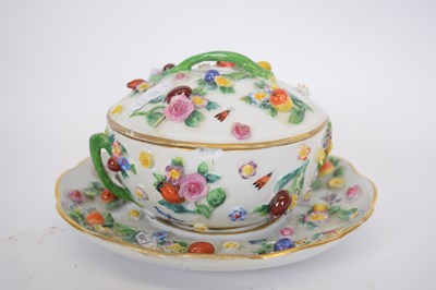 Lot 112 - Small Meissen tureen and cover and stand...
