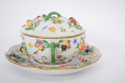 Lot 112 - Small Meissen tureen and cover and stand...
