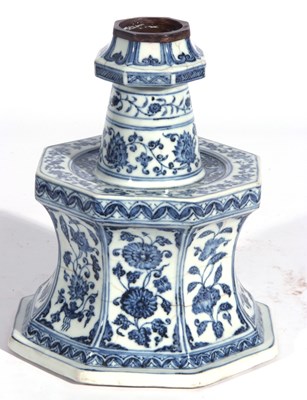 Lot 173 - Late Ming Vase