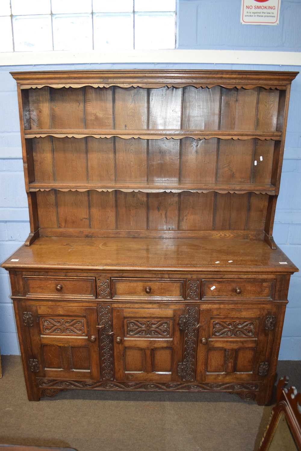 Lot 416 - Good quality reproduction oak dresser with...