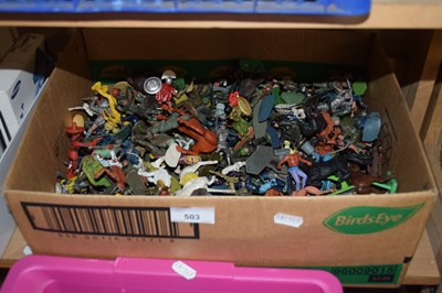 Lot 503 - BOX VARIOUS PLASTIC TOY SOLDIERS AND OTHER...