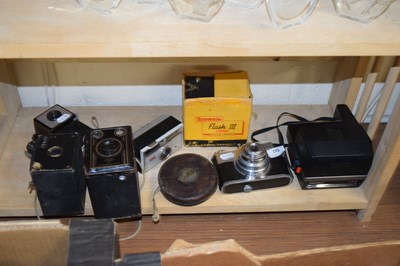 Lot 532 - ASSORTED VINTAGE CAMERAS TO INCLUDE AGFA,...